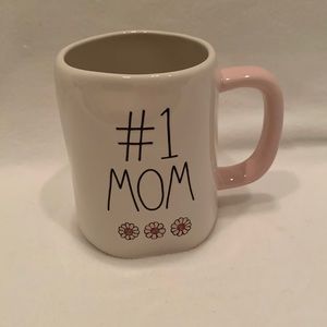 Rae Dunn # 1 Mom mug NWT